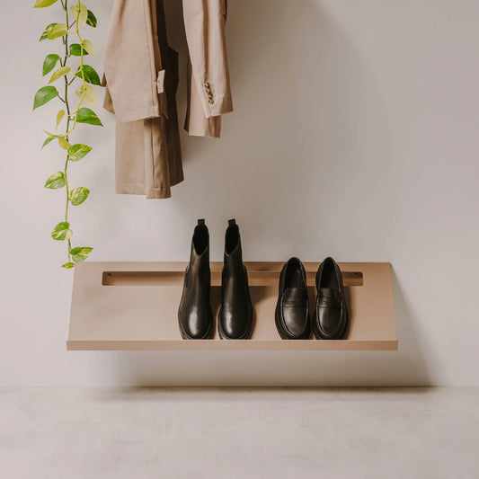 Zapatero de pared Parma beige con borde elevado para calzado - Kaimok Design