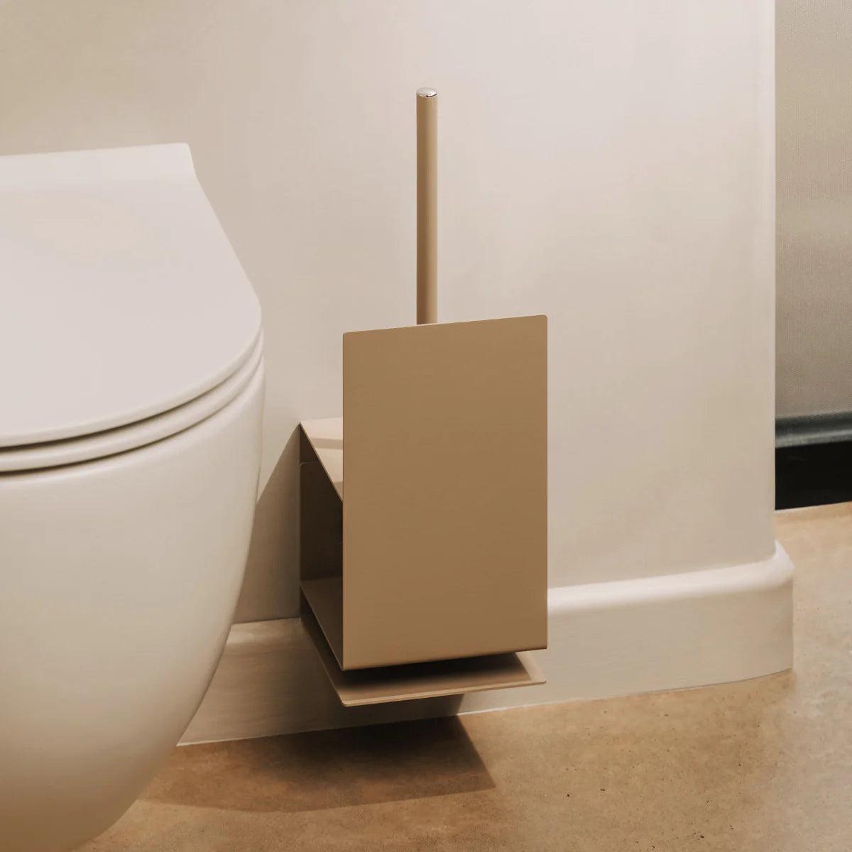 Escobillero Sorrento – accesorios baños modernos en acero inoxidable - Kaimok Design