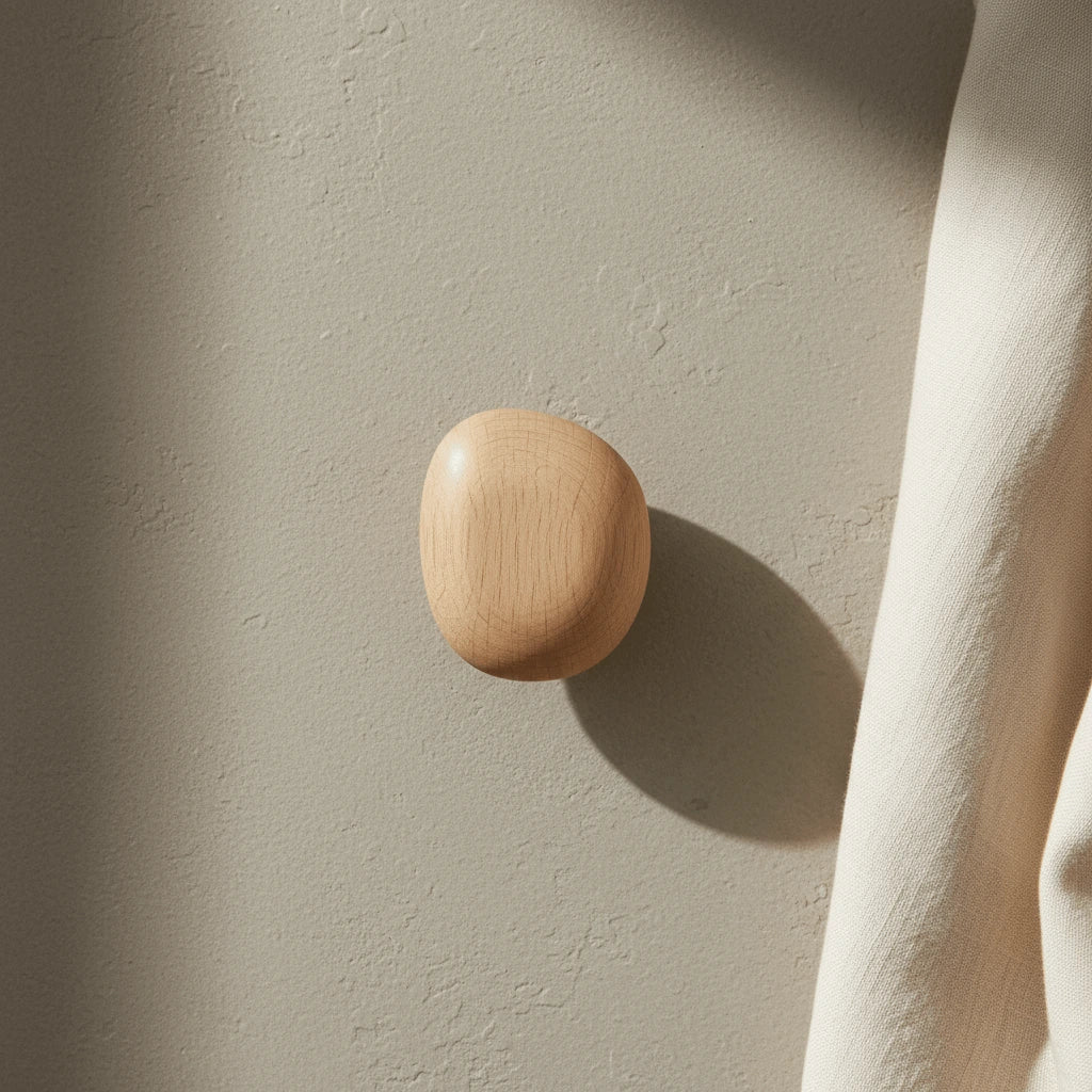 Kaimok Design percha individuales de pared en madera, forma organica piedra natural, Verona Stone, madera natural