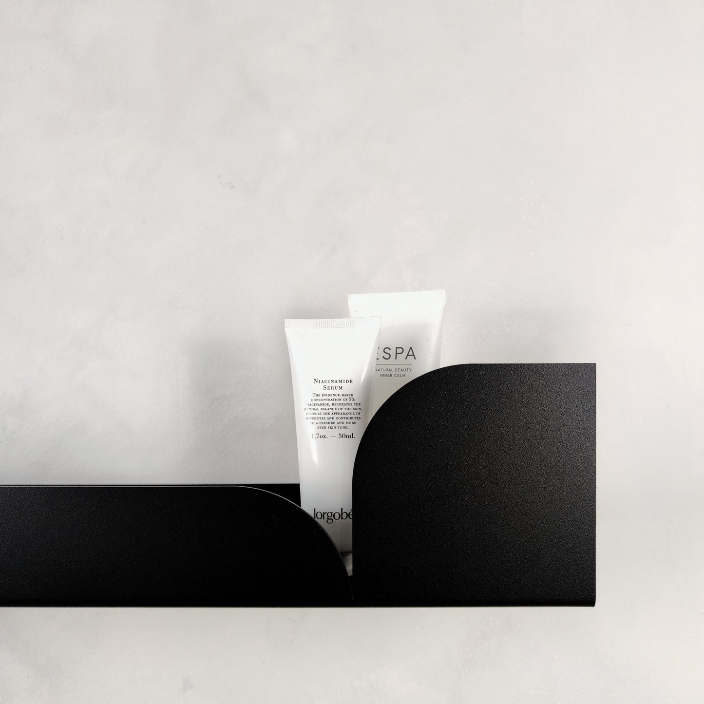 Estantería metálica mediana Torino – estante flotante de pared