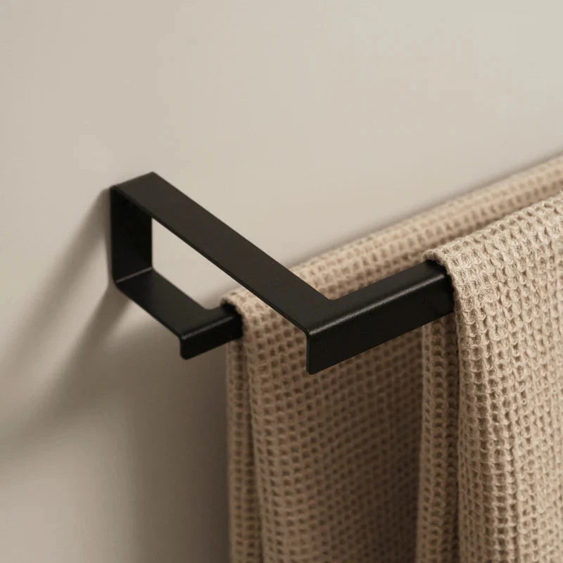 Toallero Tallinn – barra para toalla baño en acero inoxidable Kaimok Design