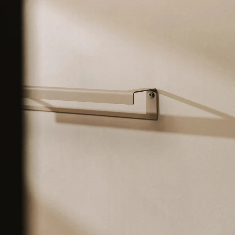 Toallero Tallinn – barra para toalla baño en acero inoxidable Kaimok Design